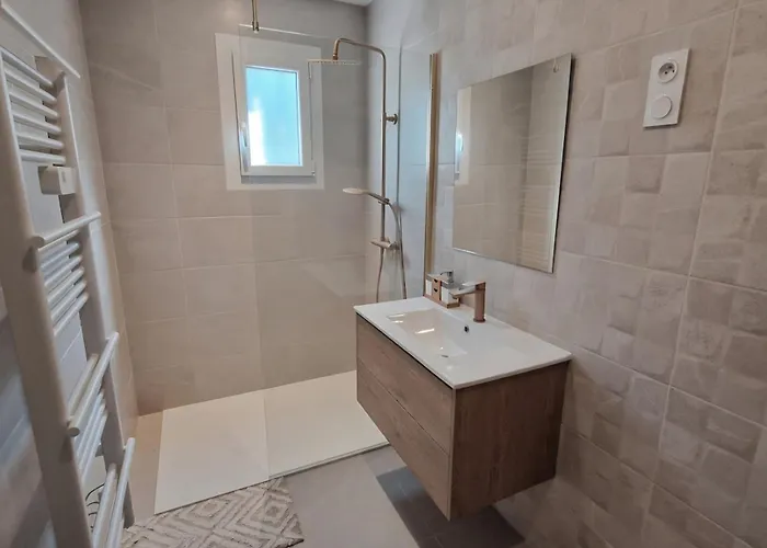 Maison Entierement Renovee